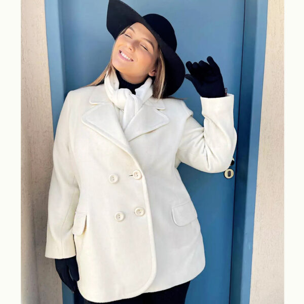 Casaco 7/8 modelo plus size feminino, na cor marfim, em 100% pura lã, da Loja de Inverno.