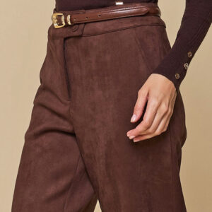 Calça reta feminina de suede transpasse cós