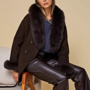 Manteau de lã com gola e punhos removíveis