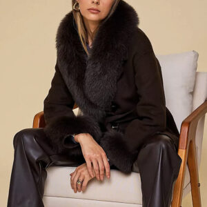 Manteau de lã com gola e punhos removíveis